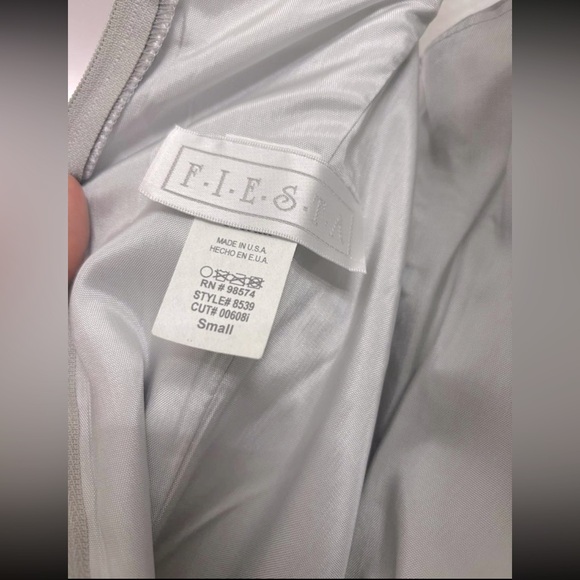 Classy Cocktail dress with shoulder Wrap - Picture 4 of 5